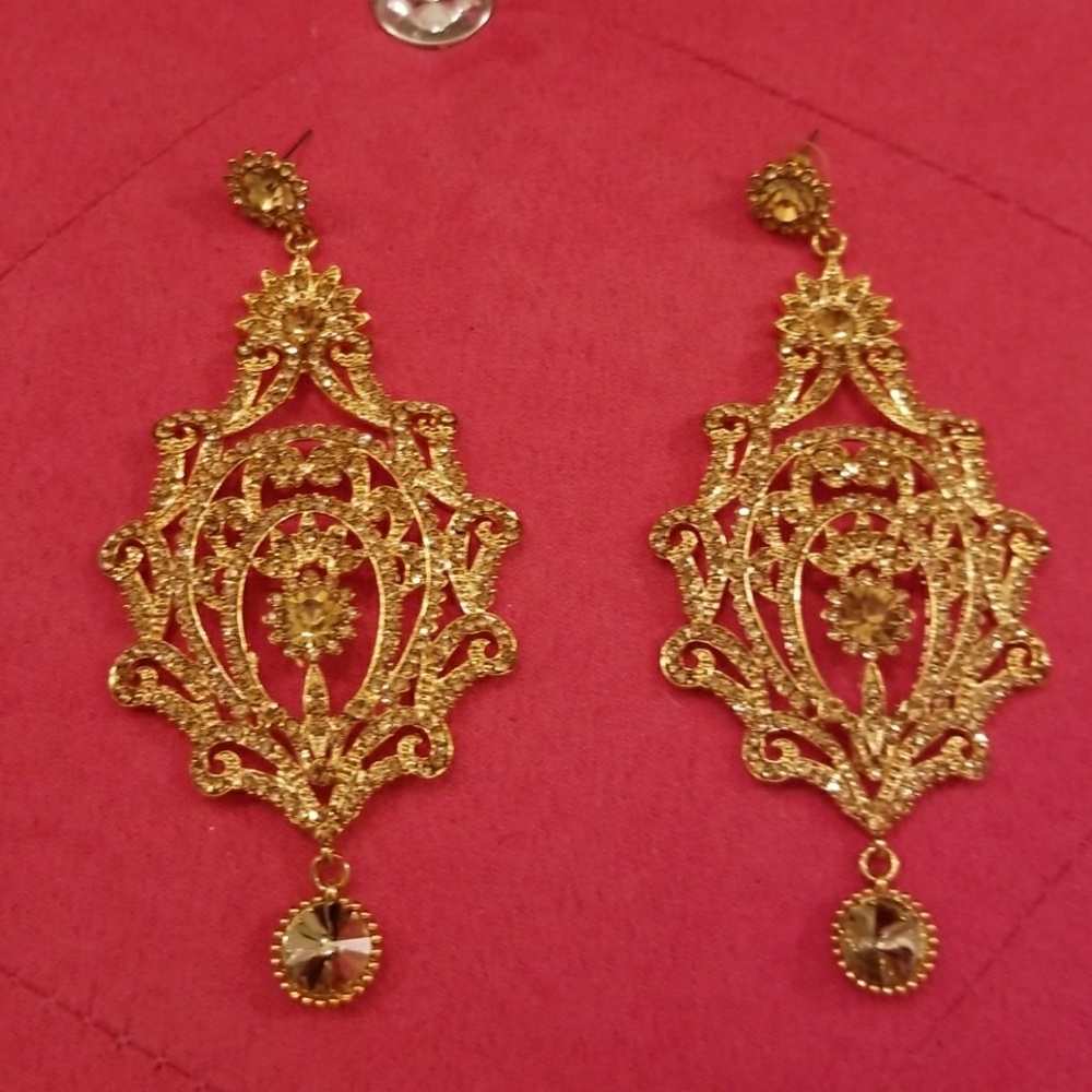Gold earrings